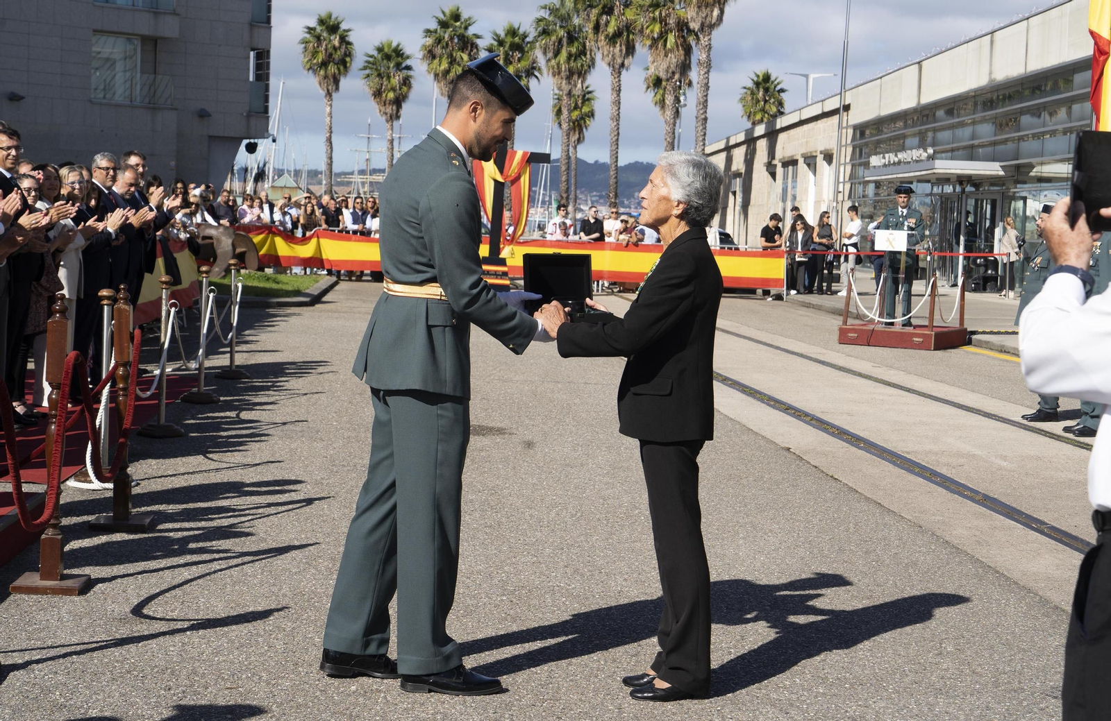 Galería | La Guardia Civil celebra el Día del Pilar en Vigo