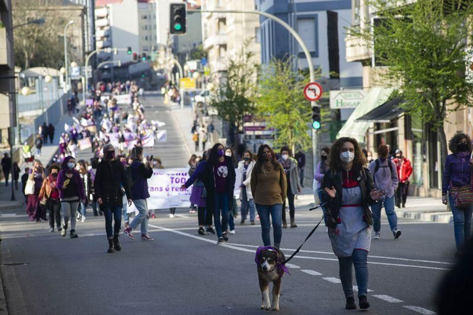 La manifestación del 8-0 recorre las calles de Ourense // FOTO: MARTIÑO PINAL