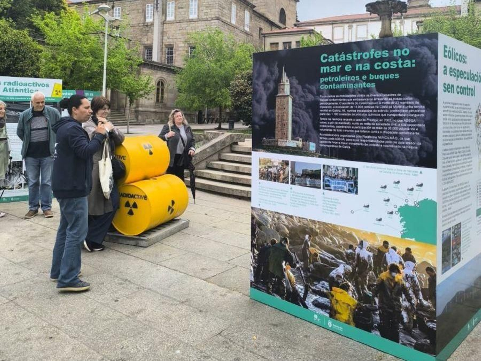 Una exposición recorre medio siglo  de trabajo medioambiental de Adega