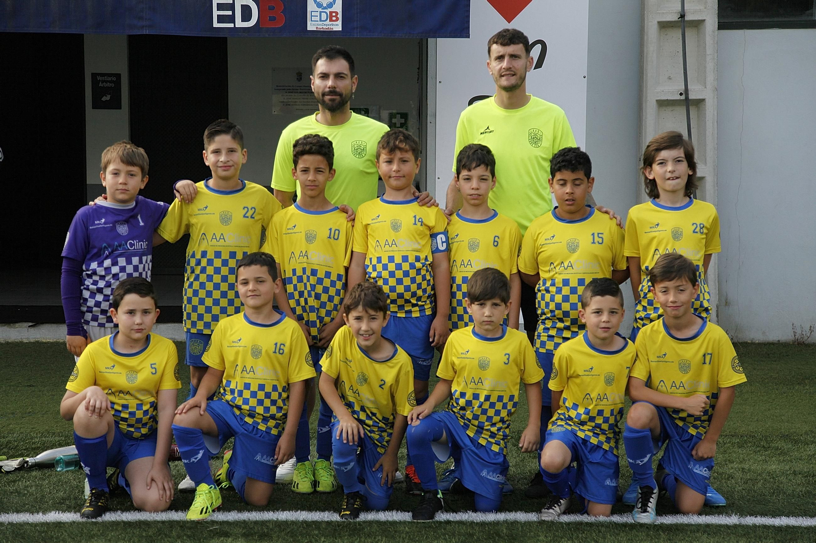 Galería | El fútbol benjamín se concentra en Barbadás