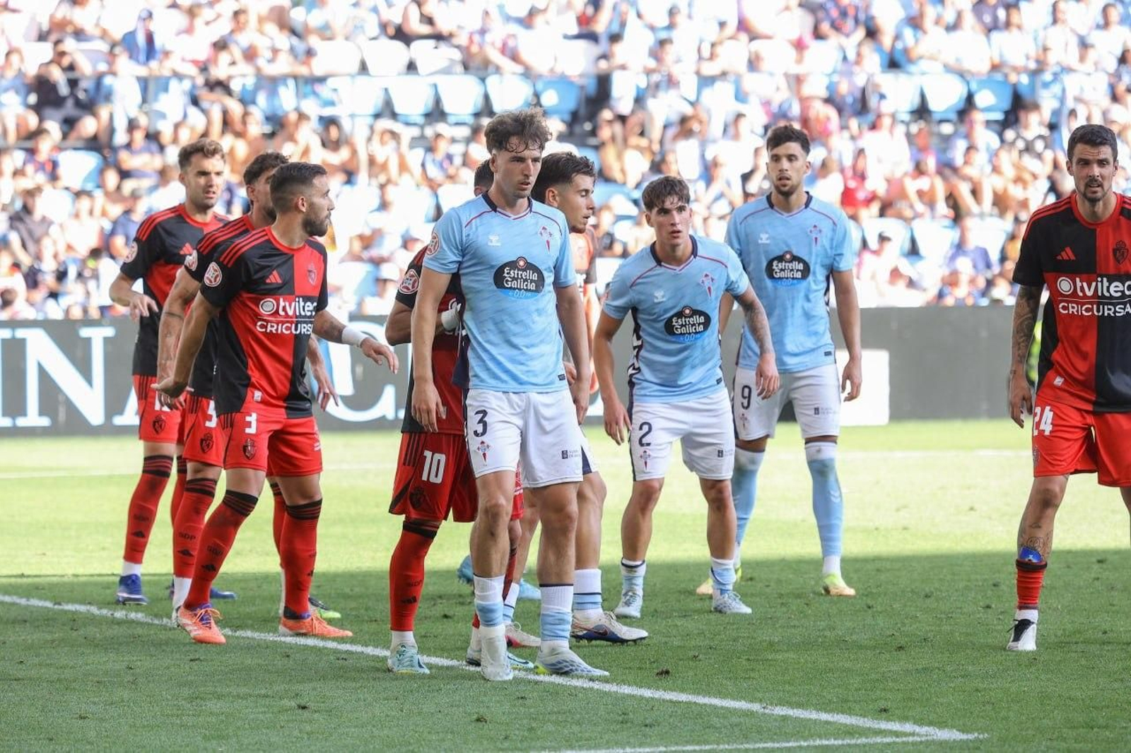 Galería | El Celta Fortuna golea a la Ponferradina y sube a Segunda División