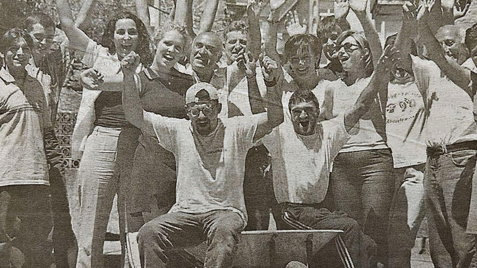 Vecinos de Beade celebrando su participación en el “Grand Prix”.