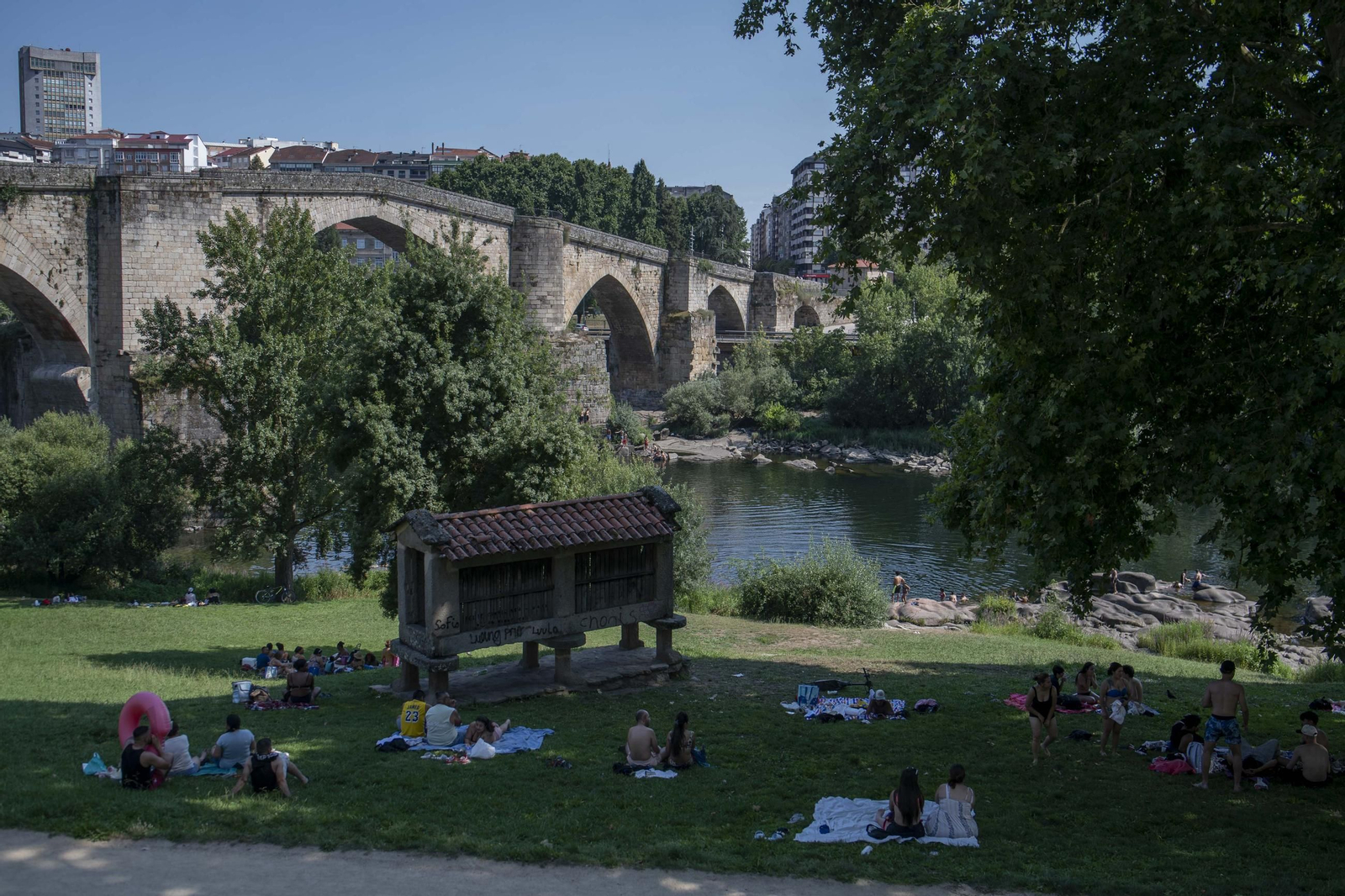 Galería | Ourense vive un domingo asfixiante a más de 40 grados, en fotos
