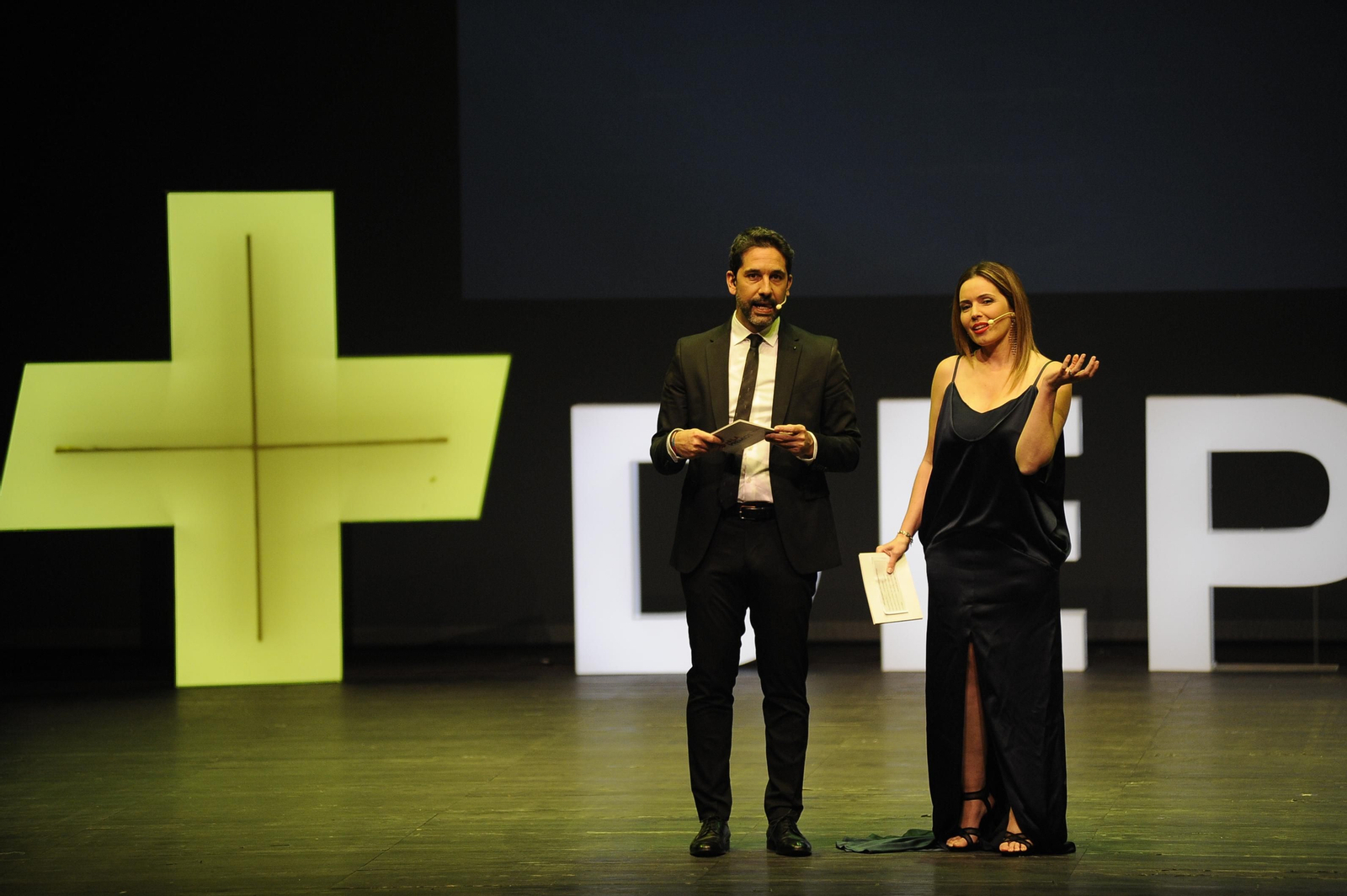 Juan Fuentes y Lucía Rodríguez, conductores de la gala.