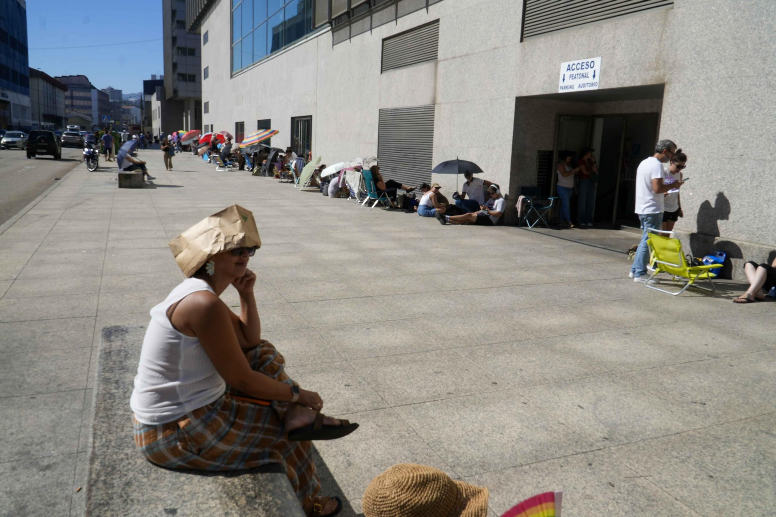 Galería | Infinitas colas por una entrada para Arde Bogatá en Vigo