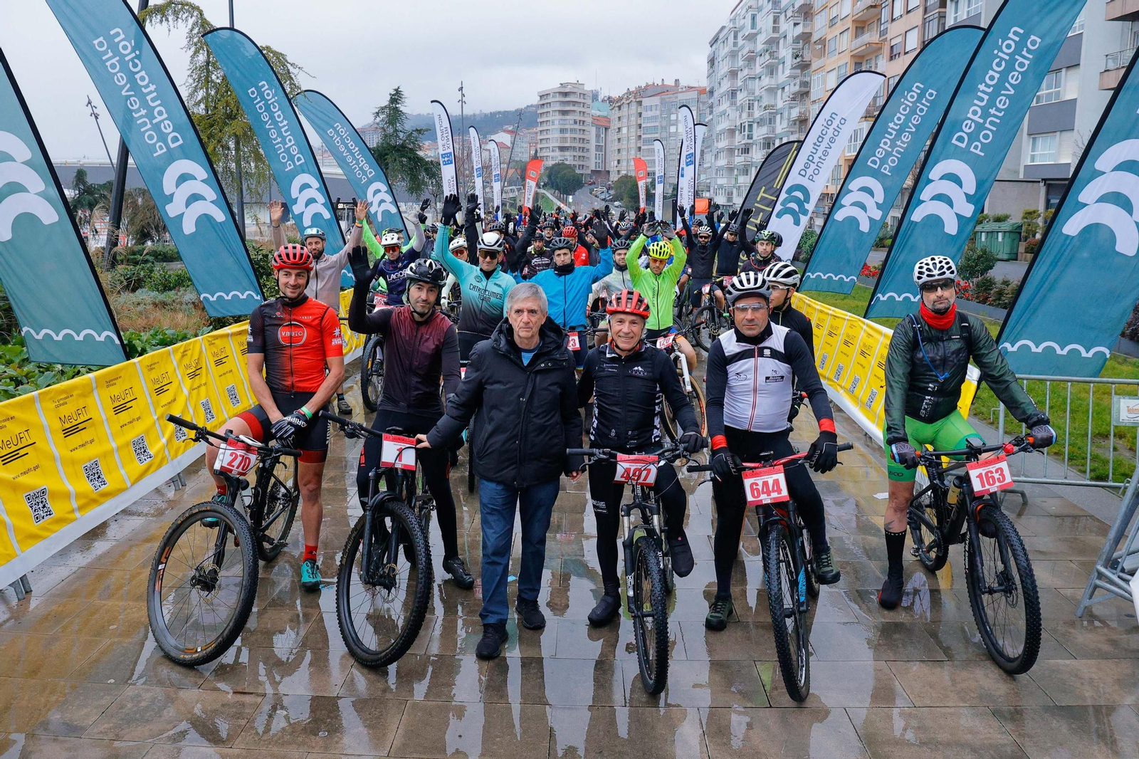 Galería | Decenas de ciclistas participan en la Gran Bikedada de Vigo