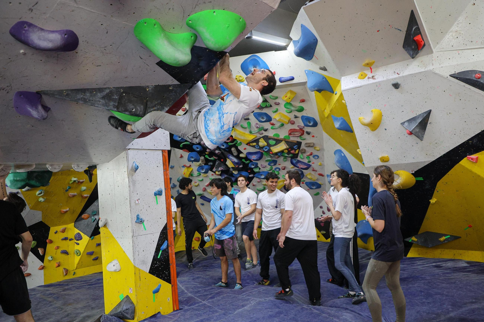 Galería | Unas 60 personas participan el Open de Escalada Búlder de +Deporte Atlántico