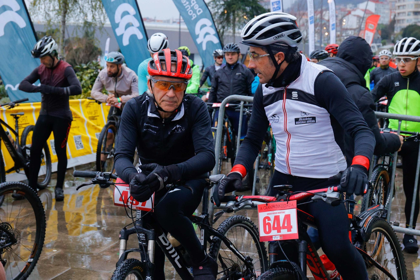 Galería | Decenas de ciclistas participan en la Gran Bikedada de Vigo