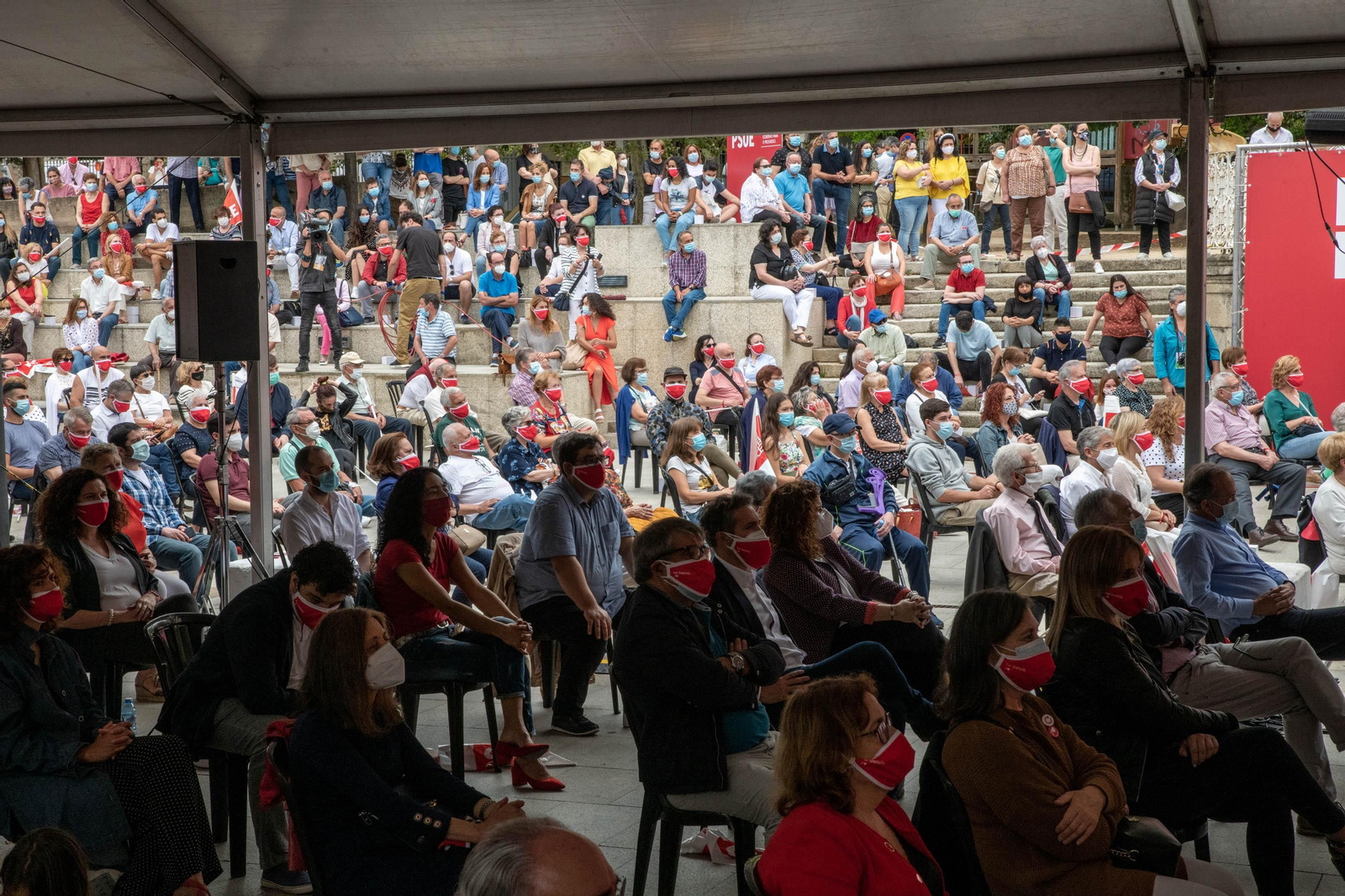 OURENSE (XARDÍNS DO POSÍO). 27/06/2020. OURENSE. El presidente del gobierno, Pedro Sánchez, acompaña al candidato a la Xunta de Galicia, Gonzalo Caballero y a Marina Ortega en un mitin del PSdeG-PSOE. FOTO: ÓSCAR PINAL