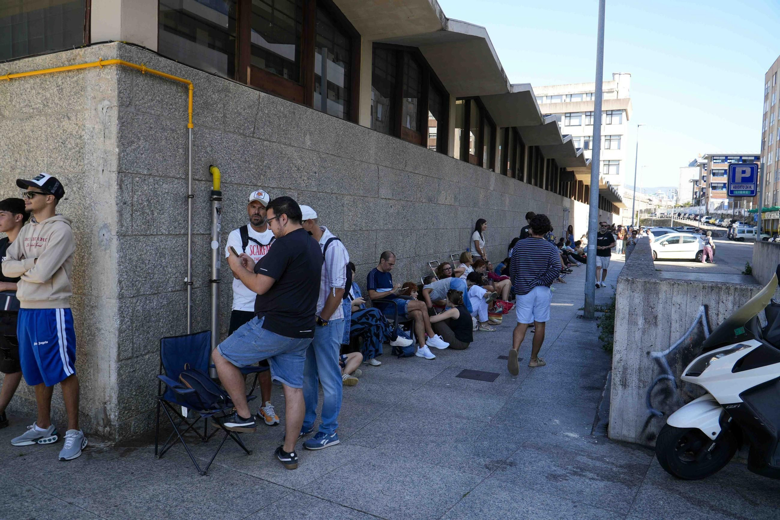 Galería | Infinitas colas por una entrada para Arde Bogatá en Vigo