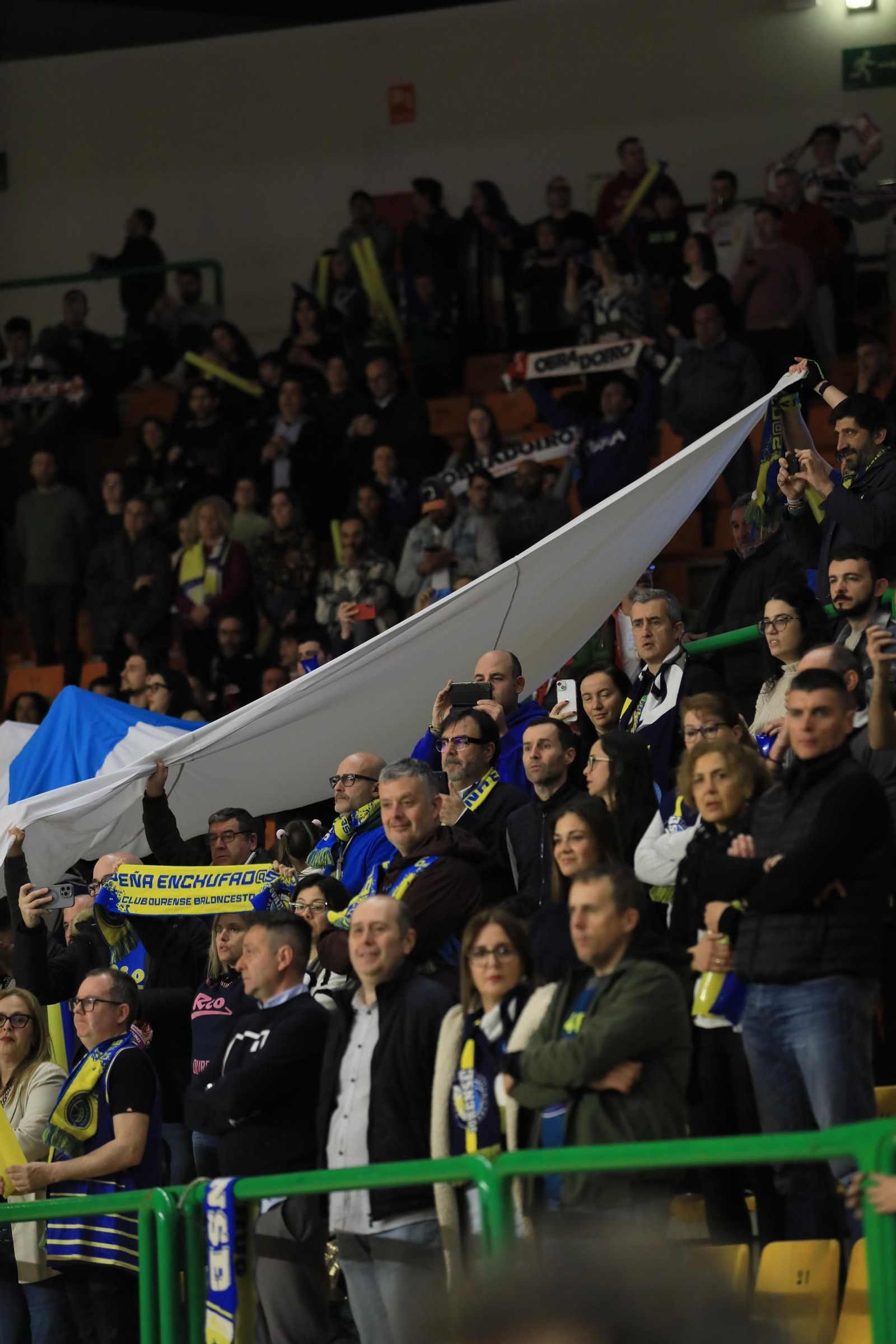 Galería | El Pazo, a reventar para el derbi COB-Obradoiro