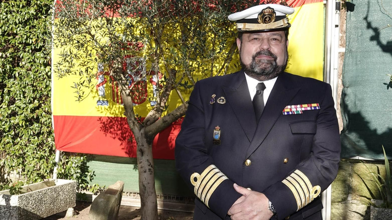 Antonio Couce tras su toma de posesión como comandante naval.