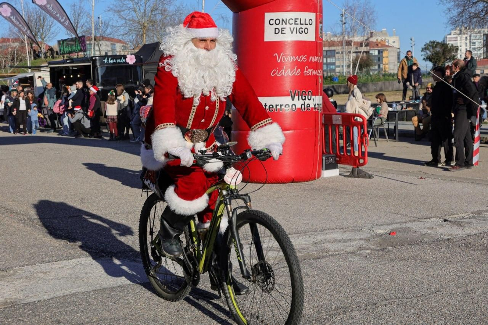 Galería | Los papanoeles moteros toman Vigo
