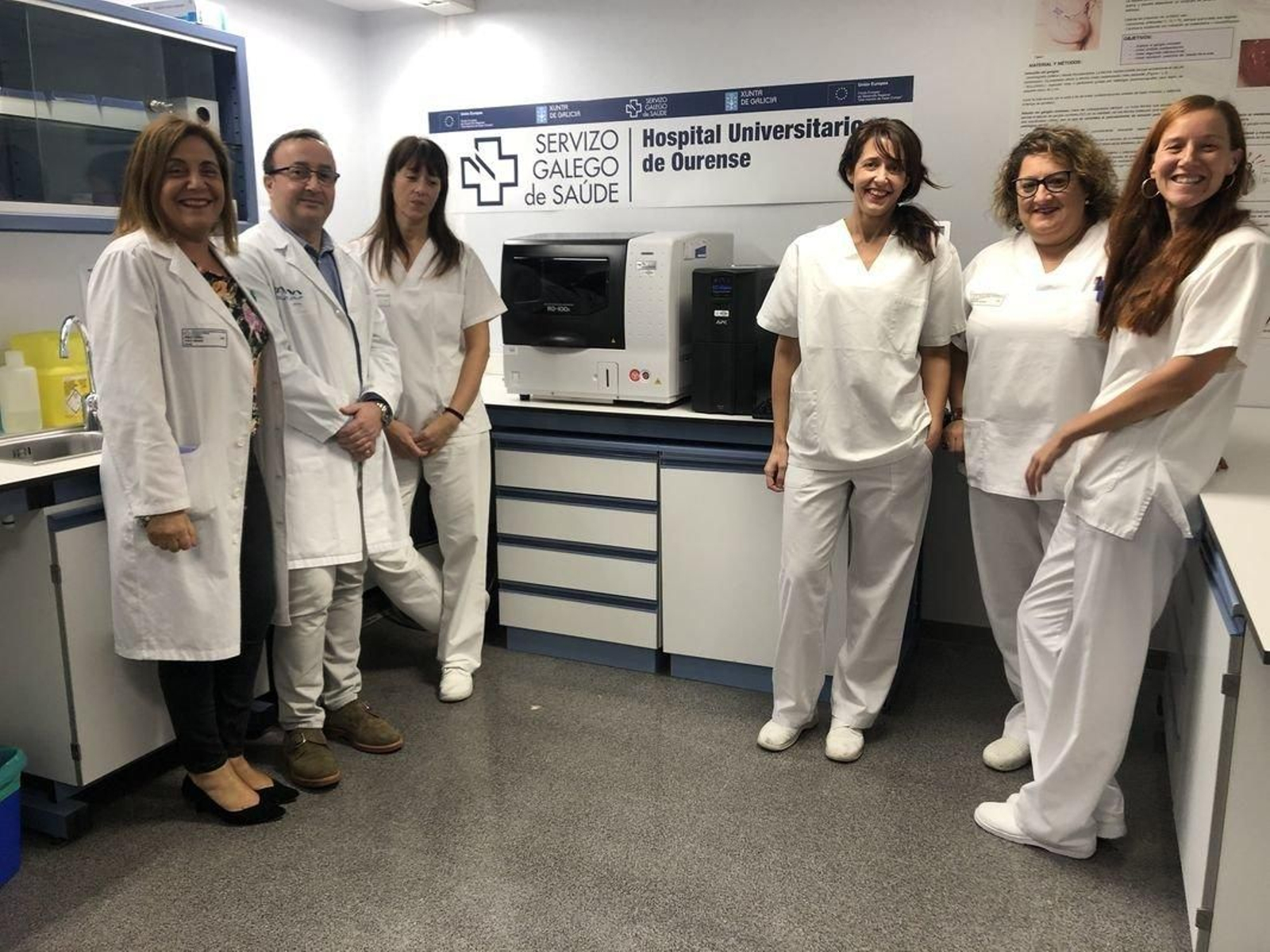 El personal sanitario del Servizo de Anatomía Patolóxica, en sus instalaciones.