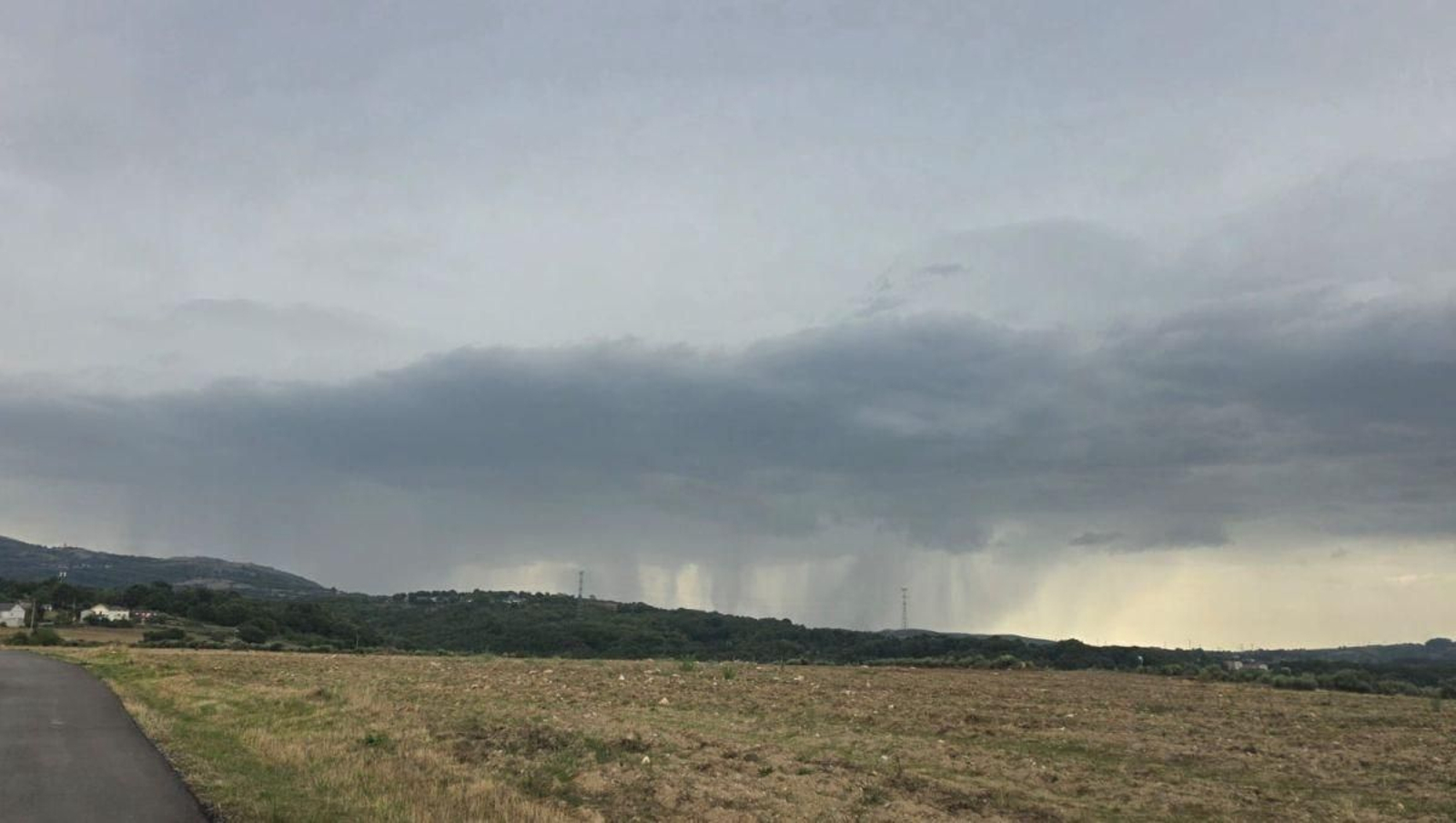 La tormenta descargó una tromba de agua en el Macizo Central