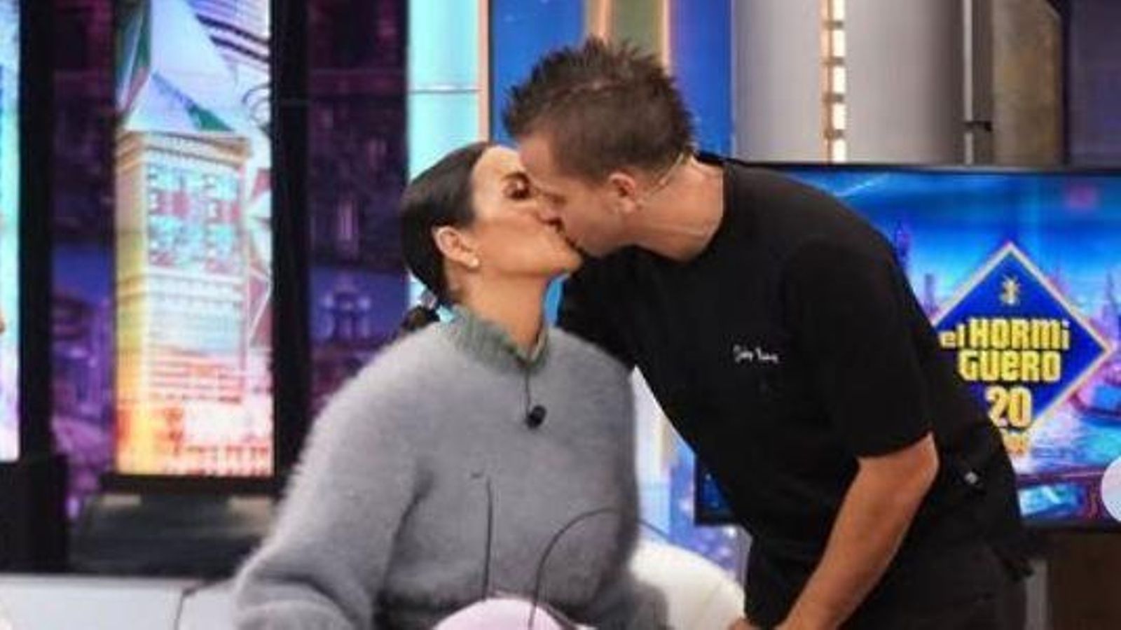 Dabiz Muñoz ha pedido matrimonio a Cristina Pedroche en directo en 'El Hormiguero'.