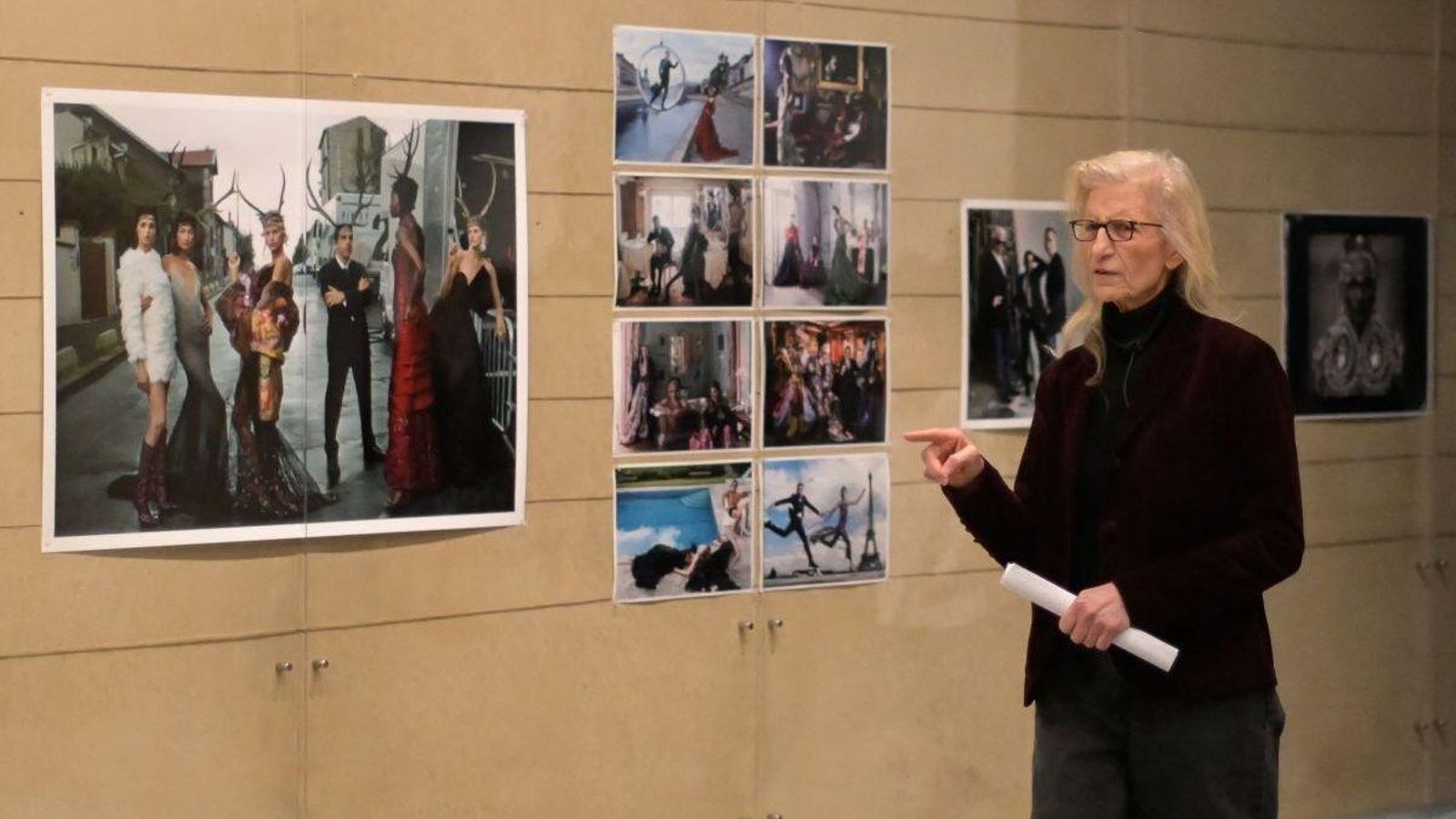 La fotógrafa Annie Leibovitz durante la presentación de la exposición.