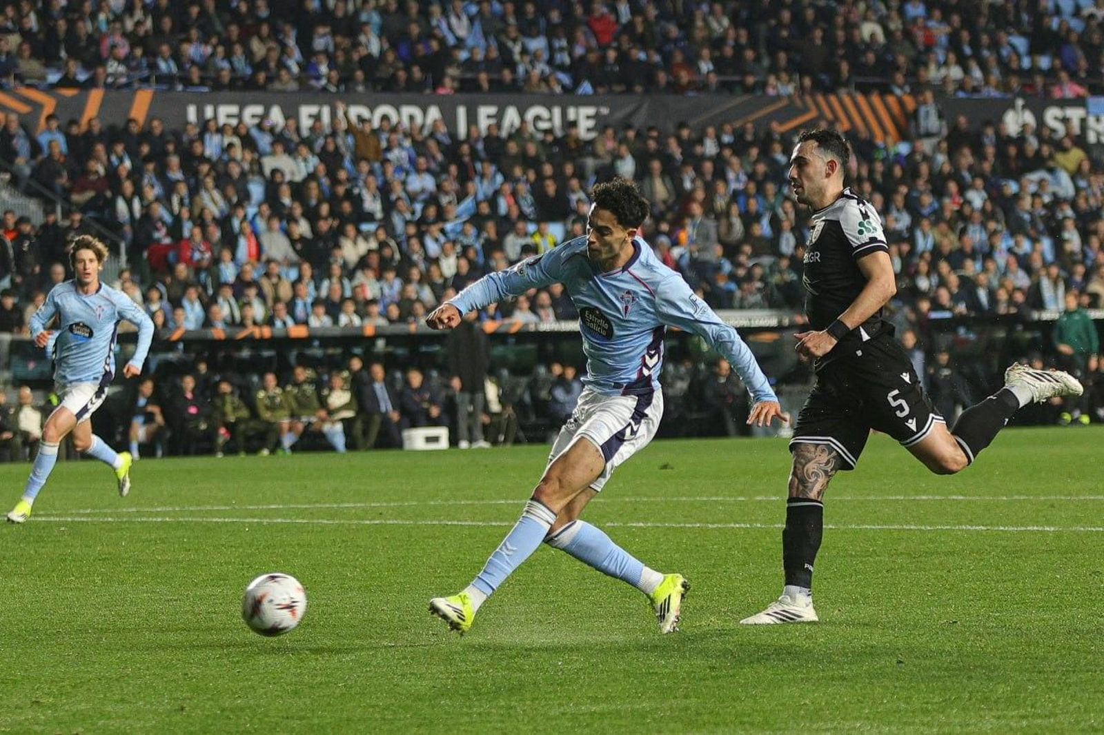 Galería | El Celta y el PAOK hacen vibrar Balaídos