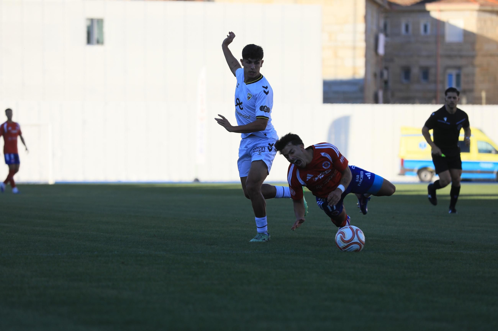 Galería | O Couto vibra con la primera victoria de la UD Ourense