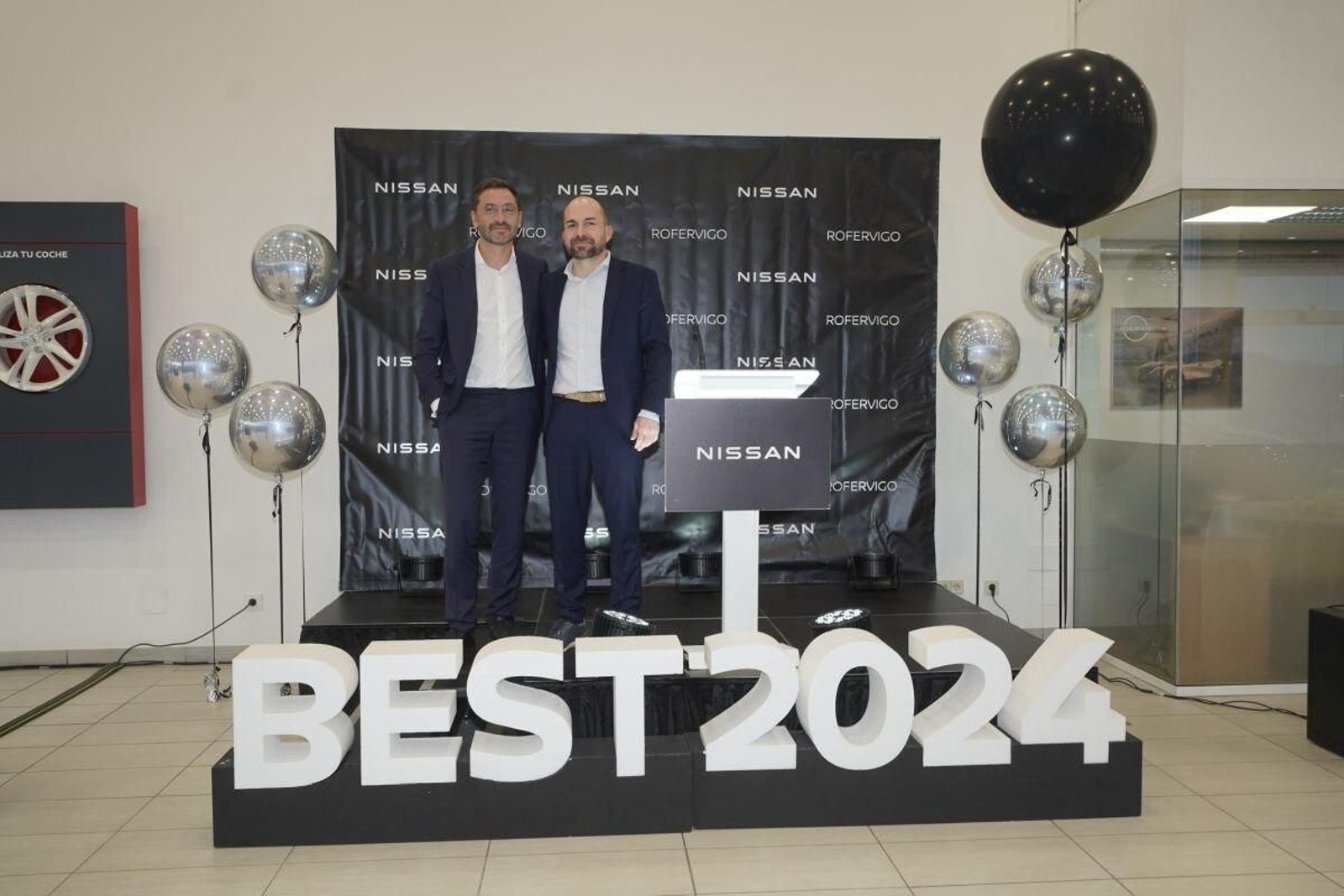 El CEO de Nissan, Christian Costaganna, y el gerente de Rofervigo, Juan Romero.