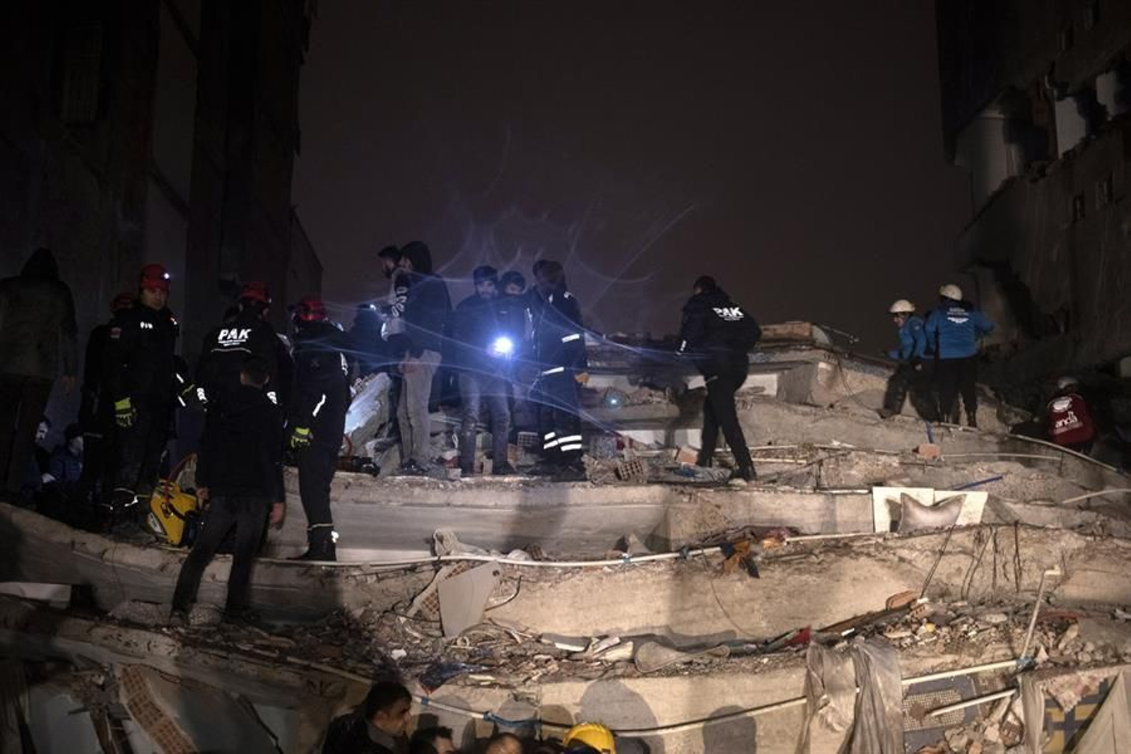 El terremoto ha provocado la caída de edificios (EFE).