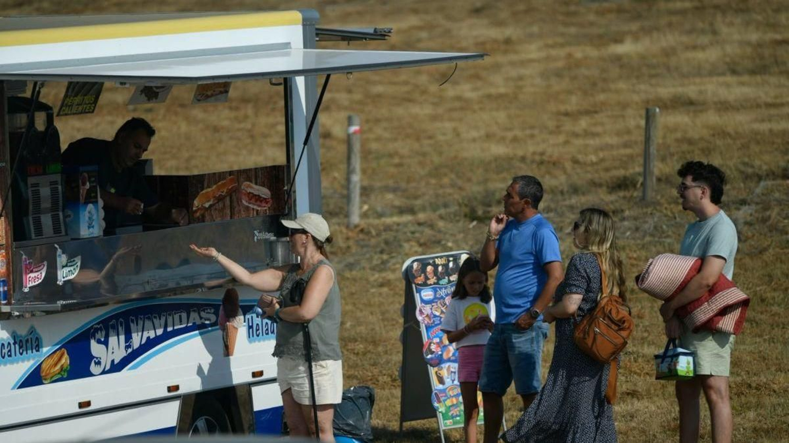 El calor agotó los helados en la cima de A Veiga.