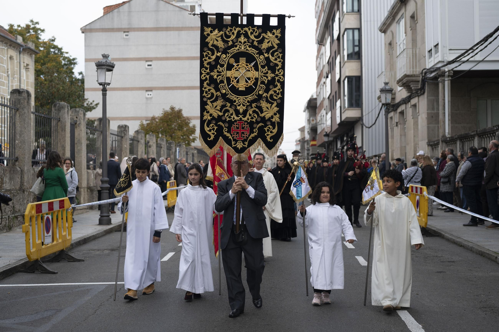Galería | O Carballiño inicia su año jubilar tras la procesión de la Veracruz