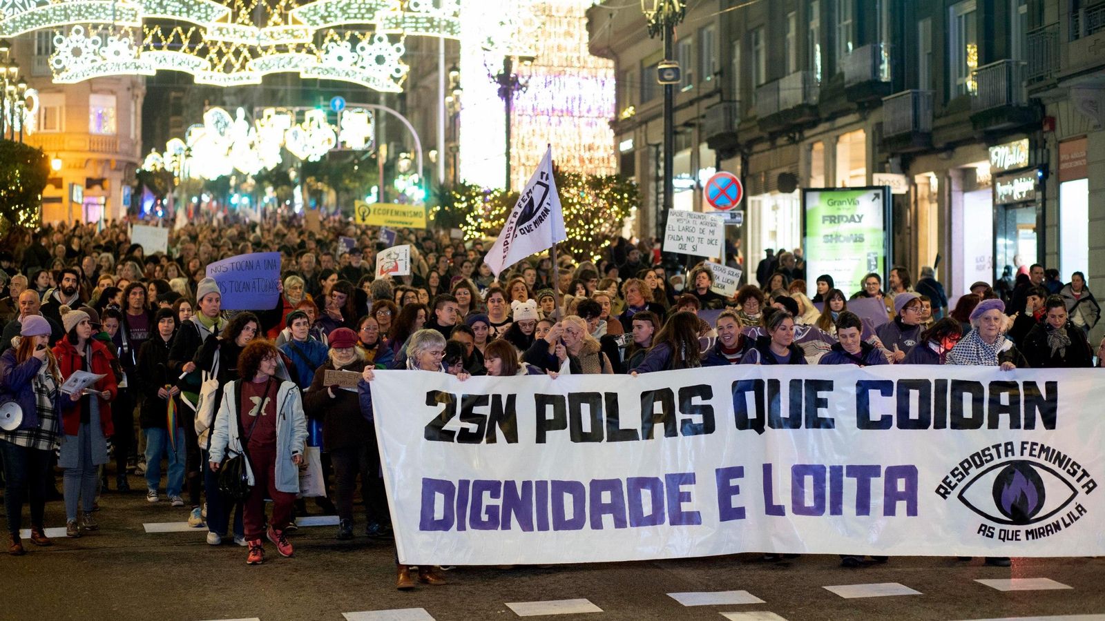 Galería | Vigo se une contra la violencia de género en el 25N