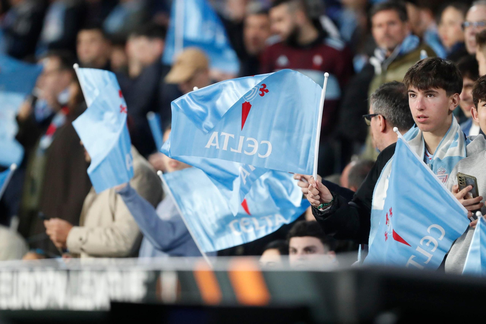Galería | El Celta y el PAOK hacen vibrar Balaídos