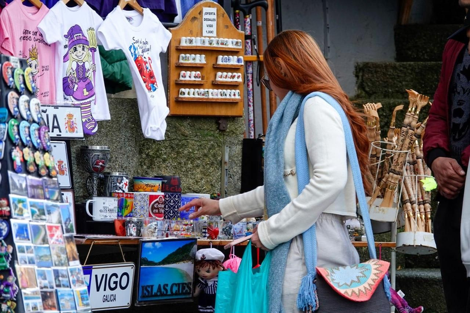 Galería | Dos gigantes del mar cierran el año en el puerto de Vigo