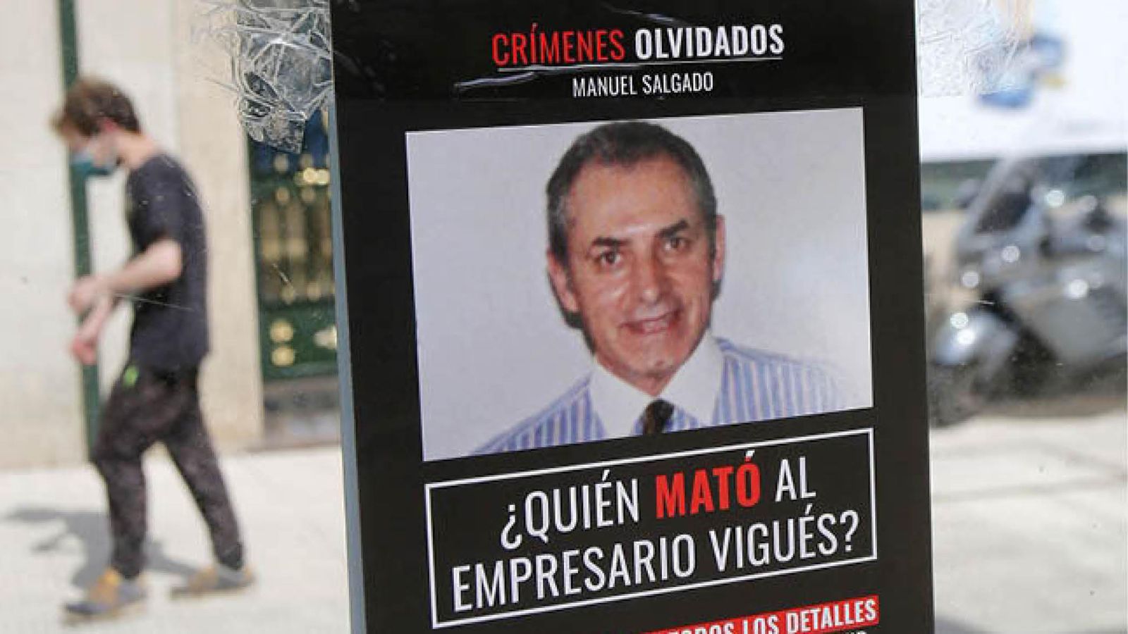 Uno de los carteles colocado recientemente en varias zonas de la ciudad.