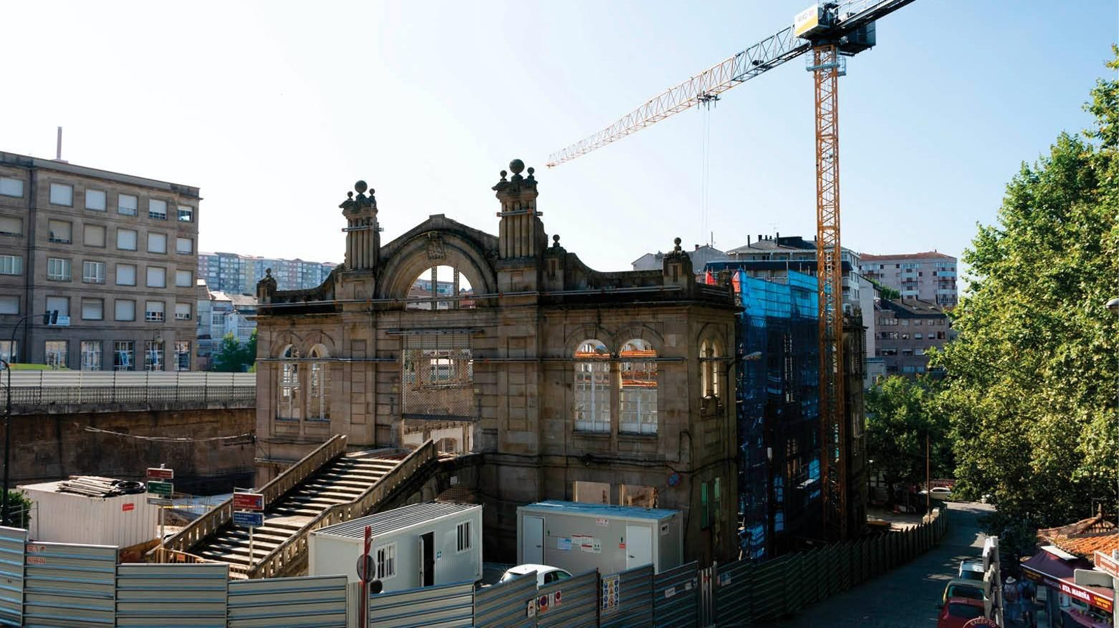 Estado de las obras de la Praza de Abastos, ayer. (MIGUEL GARCÍA)