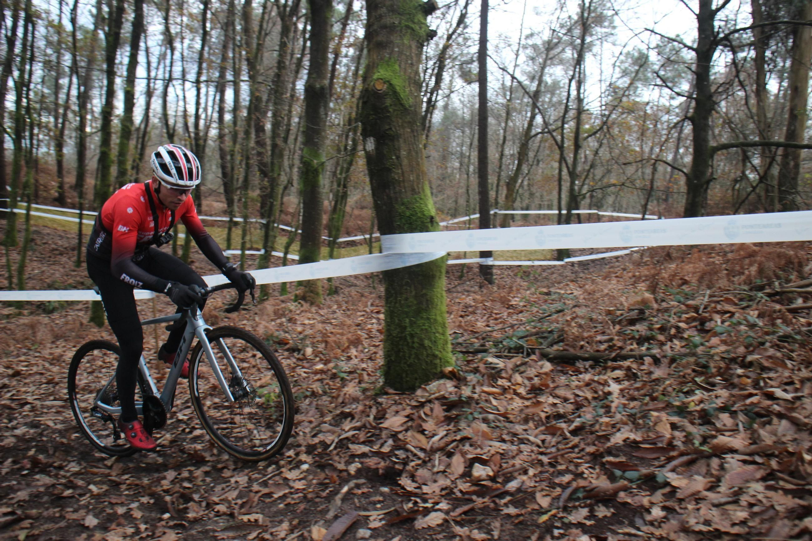 Galería | El campeón de ciclocross Miguel Rodríguez entrena en su Ponteareas natal