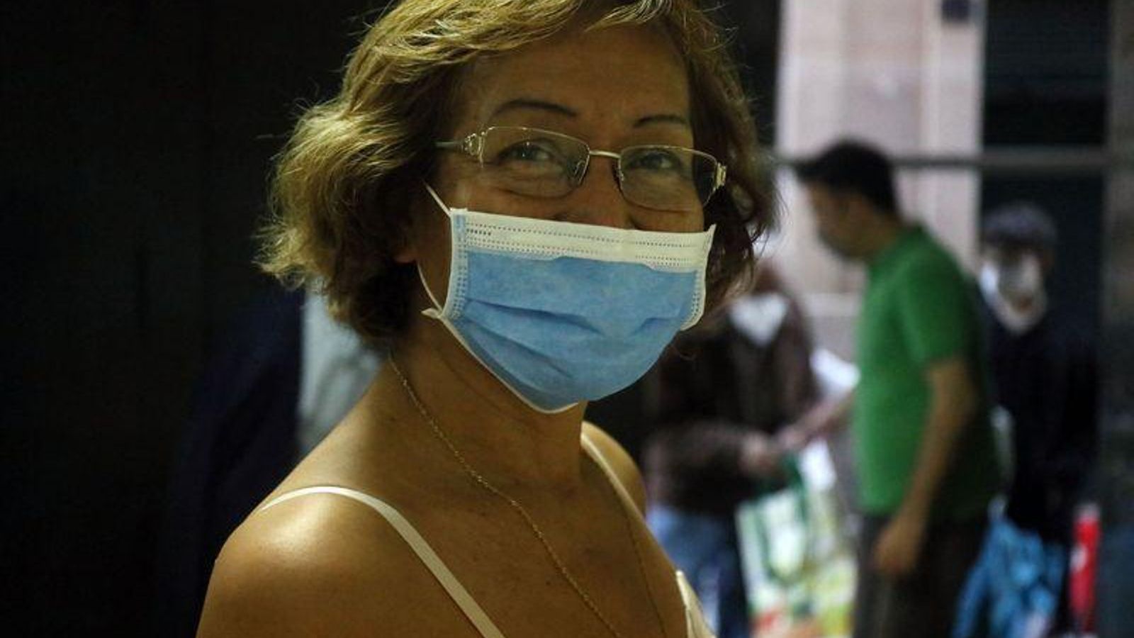 OURENSE 27/05/2020.- 50 familias recogen alimentos en la parroquia de Santa Eufemia. Trinidad Suárez, boliviana. José Paz