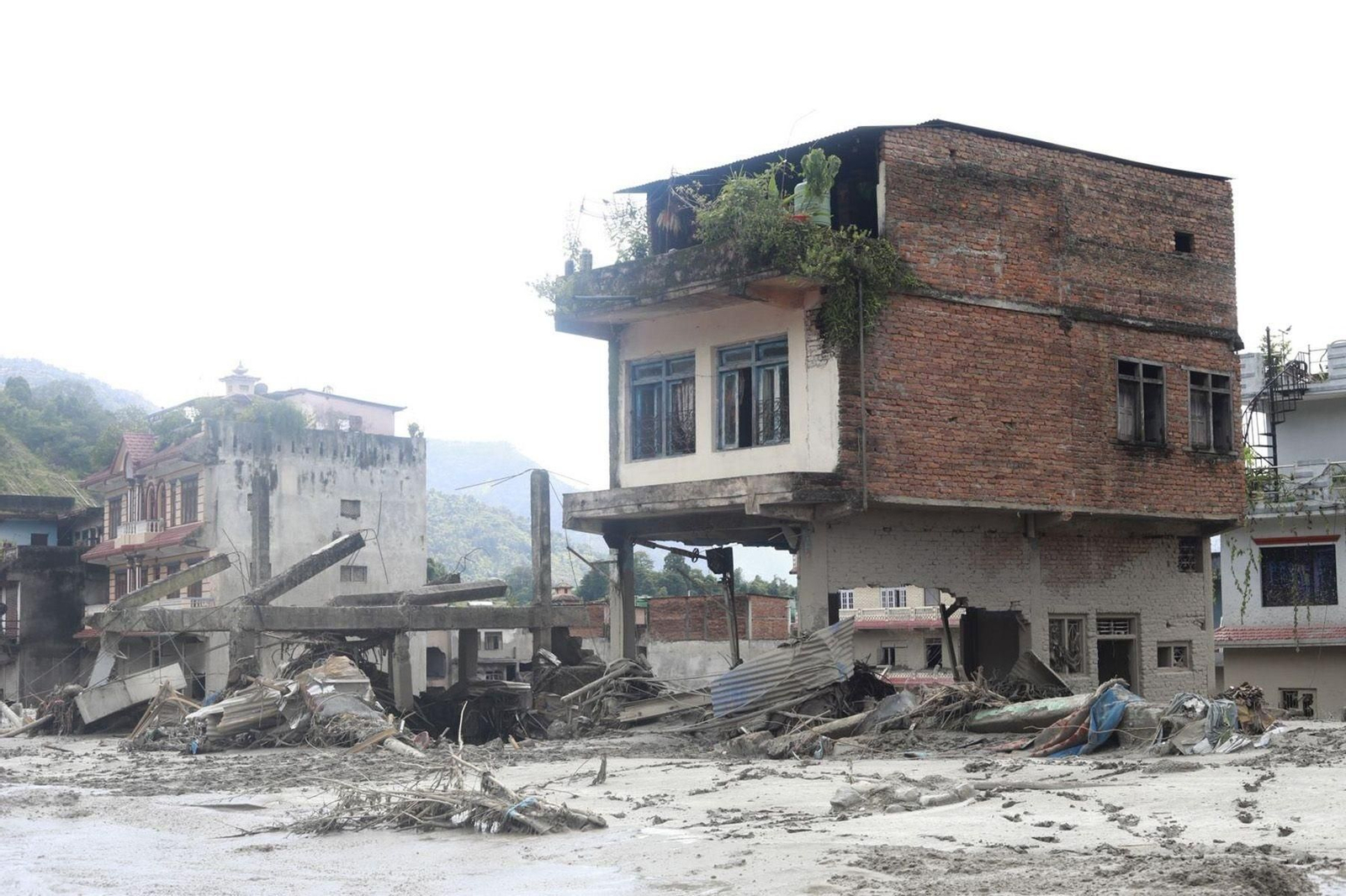 Galería | Las imágenes satelitales que muestran la devastación de la riada en Nepal