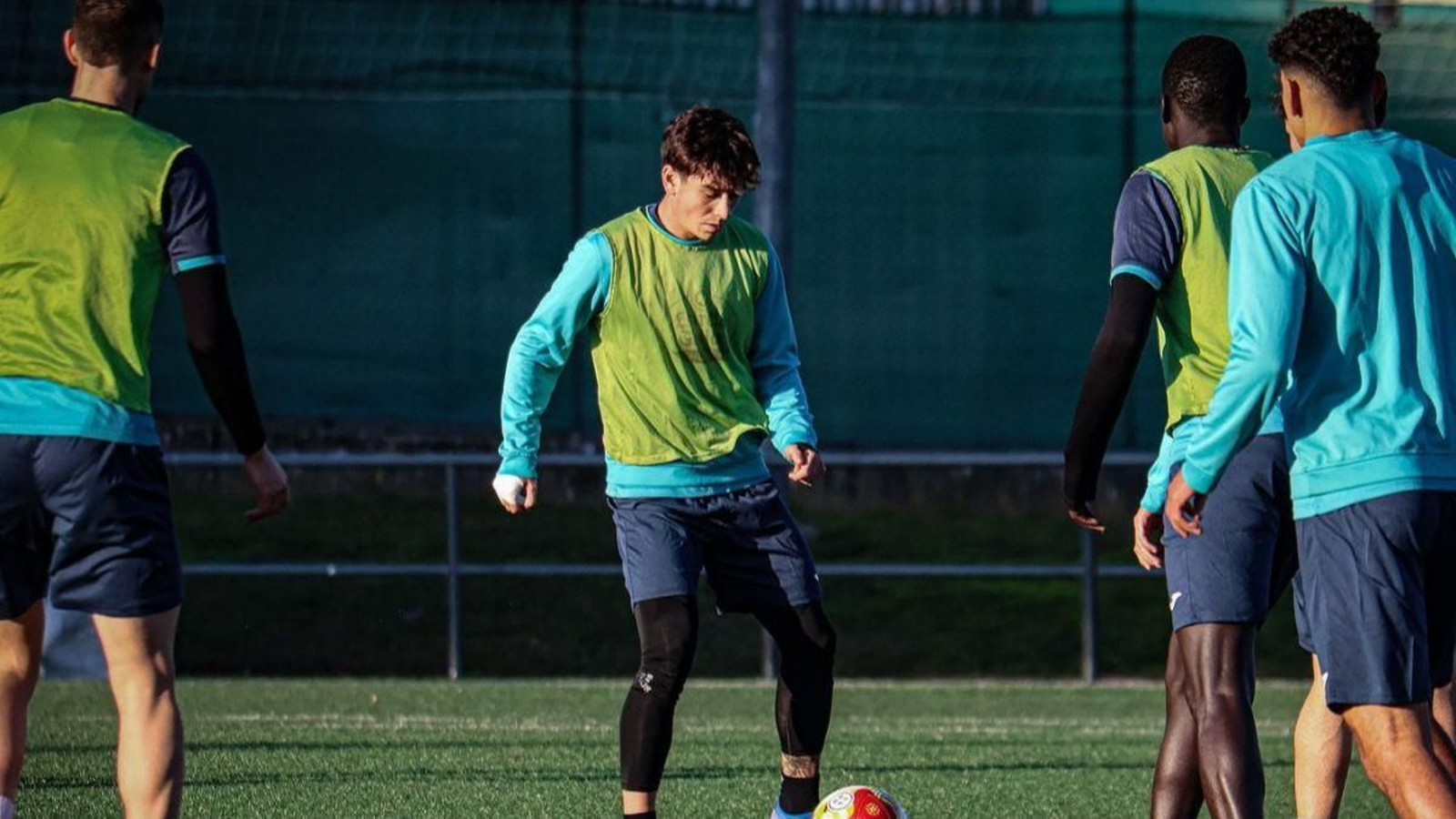 Hugo Sanz, capitán del Ourense CF, durante un entrenamiento celebrado en el campo de Oira.