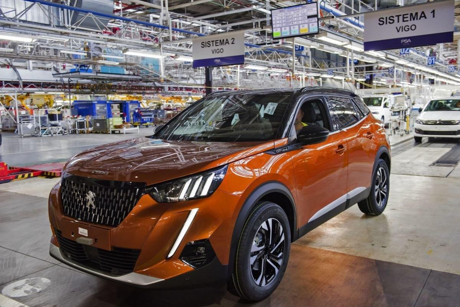 La producción afectada es la de la línea 1, donde se fabrica el SUV Peugeot 2008.