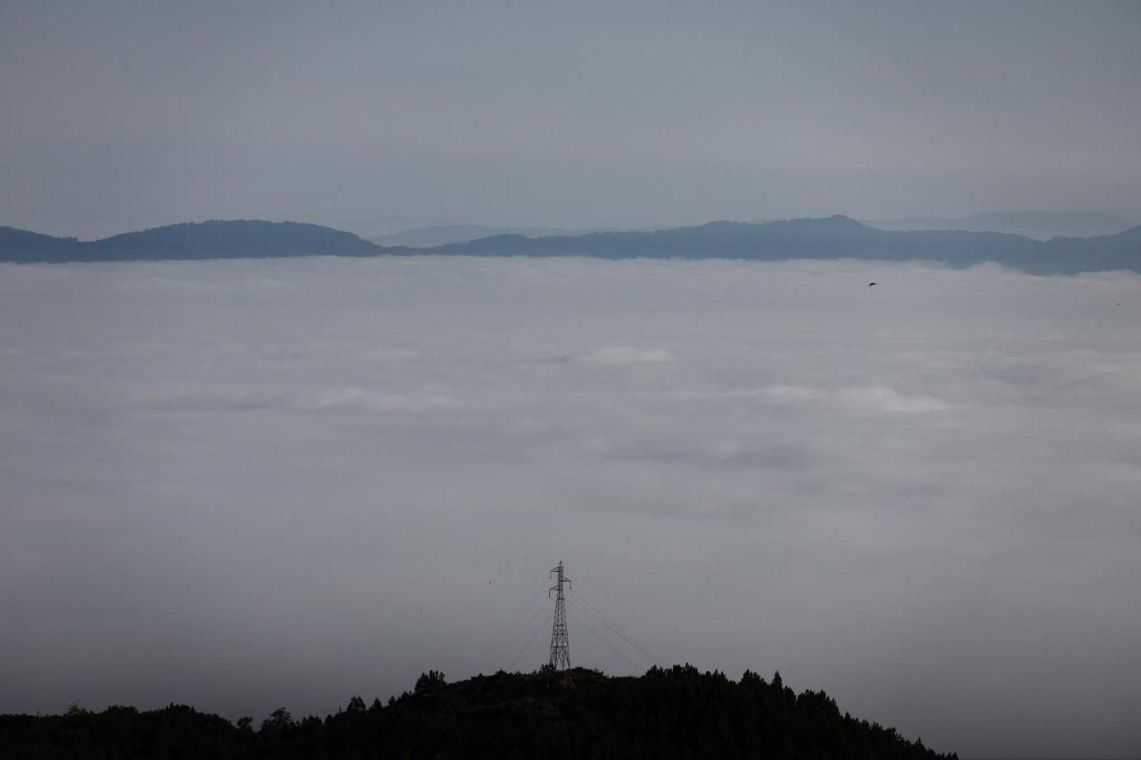 Galería | Un manto de niebla despierta a la Ría de Vigo tras la ola de calor