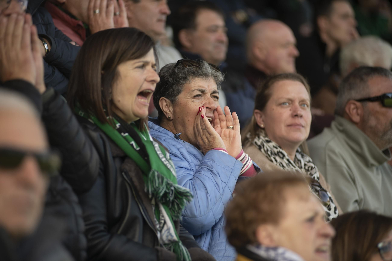 Galería | El Arenteiro y el Racing de Ferrol , protagonistas del derbi gallego en Espiñedo