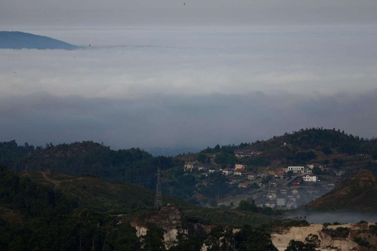 Galería | Un manto de niebla despierta a la Ría de Vigo tras la ola de calor
