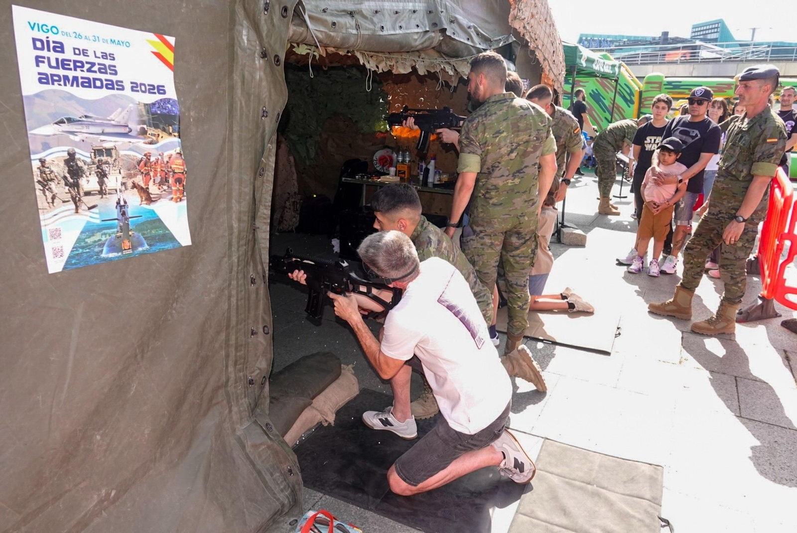 Galería | Comienza la programación del Día de las Fuerzas Armadas en Vigo
