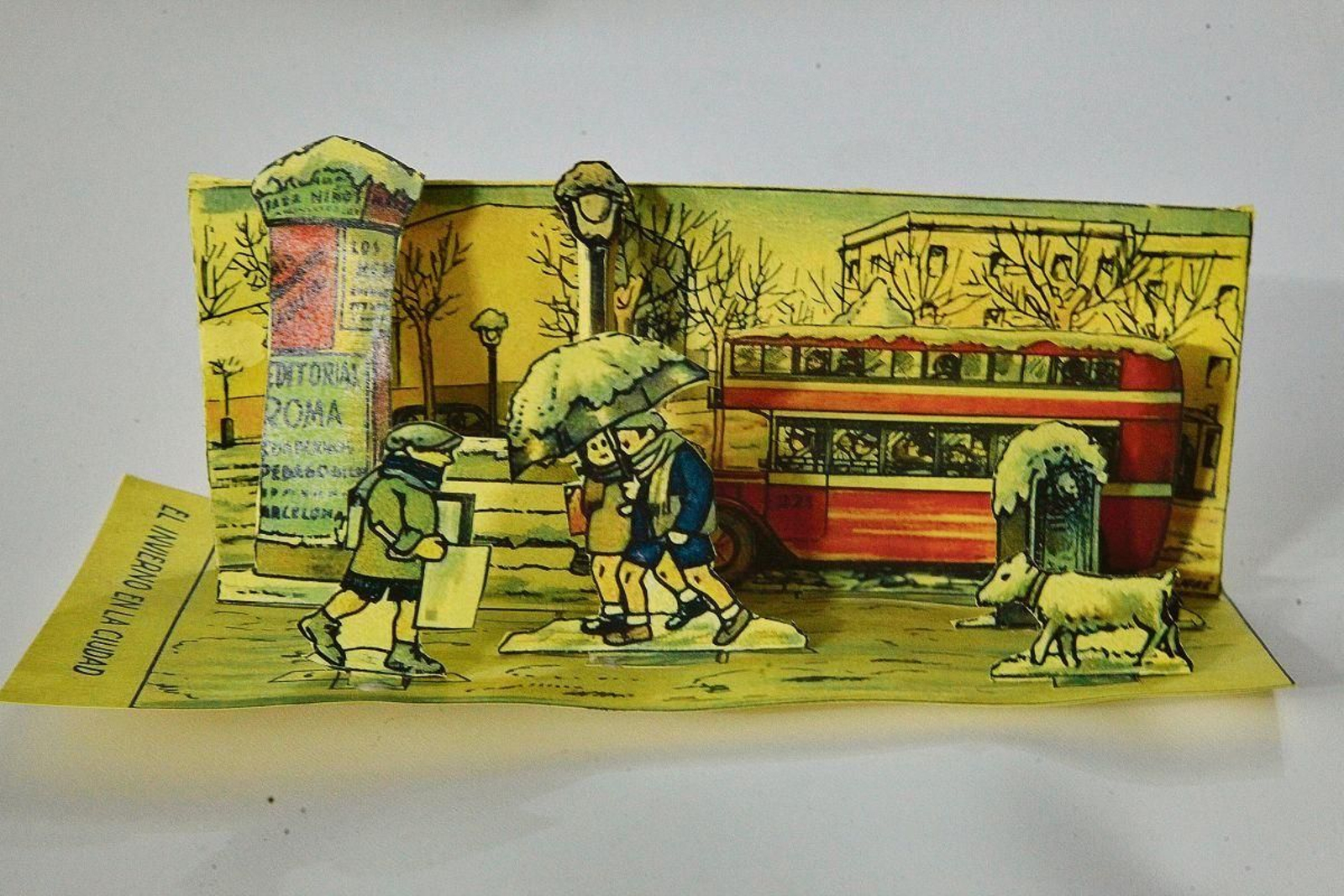 “El invierno en la ciudad” se titula este guiorama con nieve incluida.