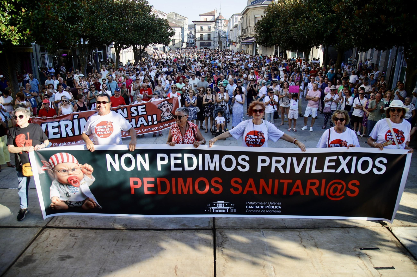 Galería | Verín sale a la calle para defender su hospital y reclamar la reactivación de servicios