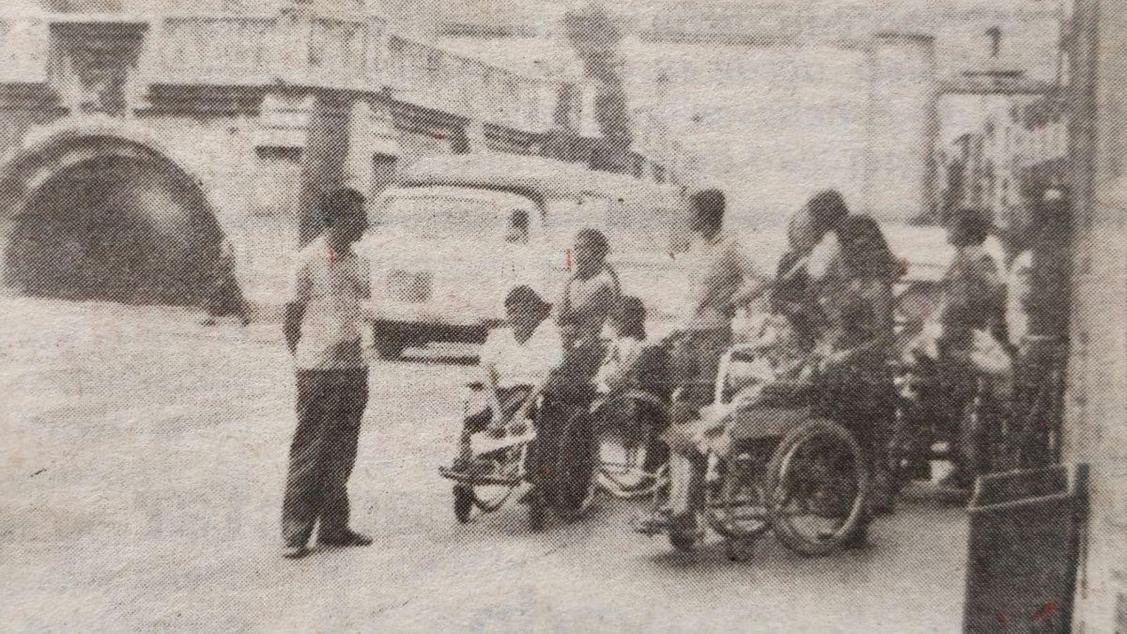 Los miembros del grupo ambulante visitando la Catedral de Burgos.