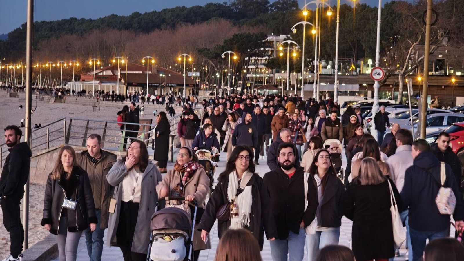 El paseo de Samil, lleno el último domingo de 2025.