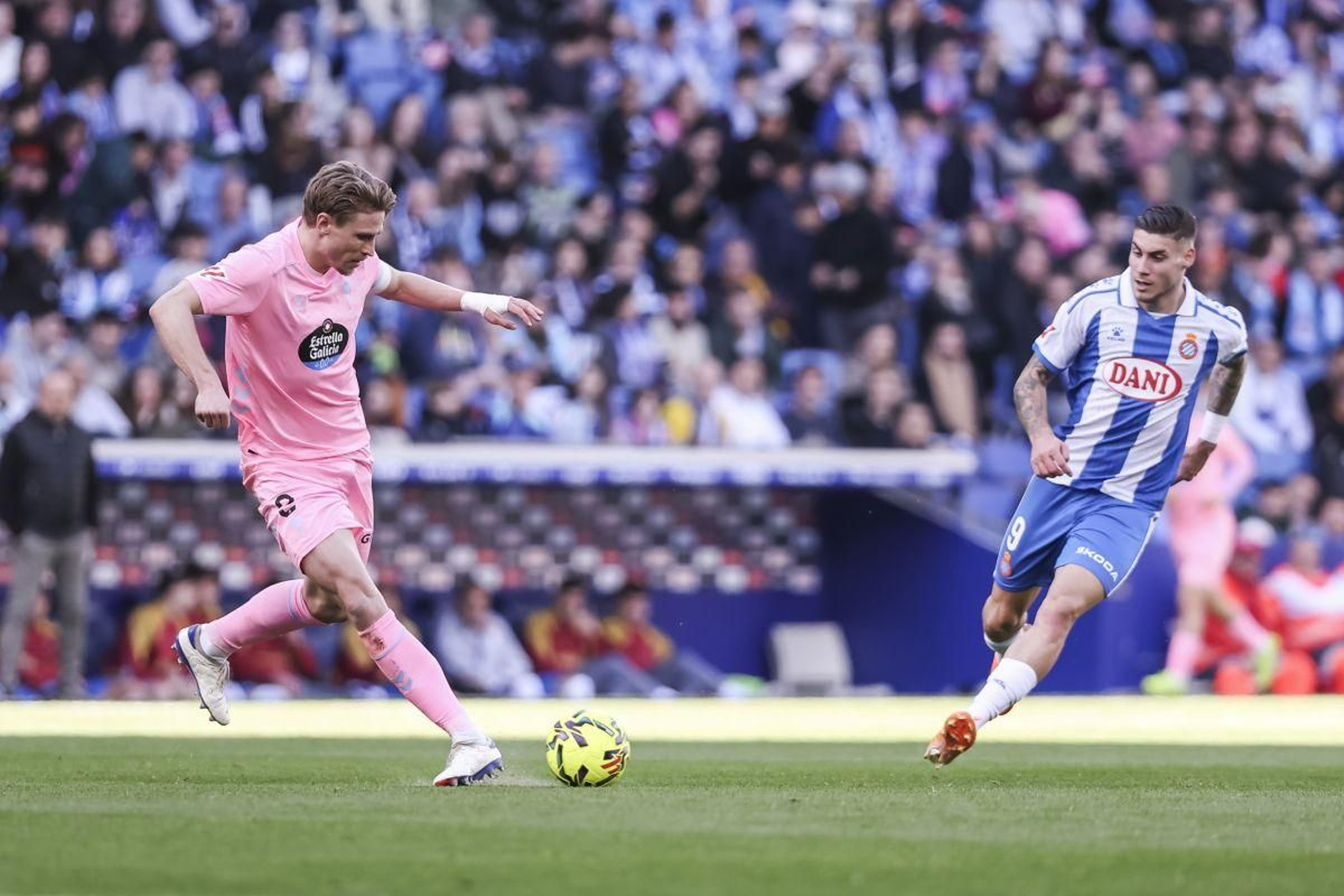 Carl Starfelt no juega en Liga desde que lo hizo hace tres jornadas contra el Espanyol, aunque después sí estuvo ante el PAOK.