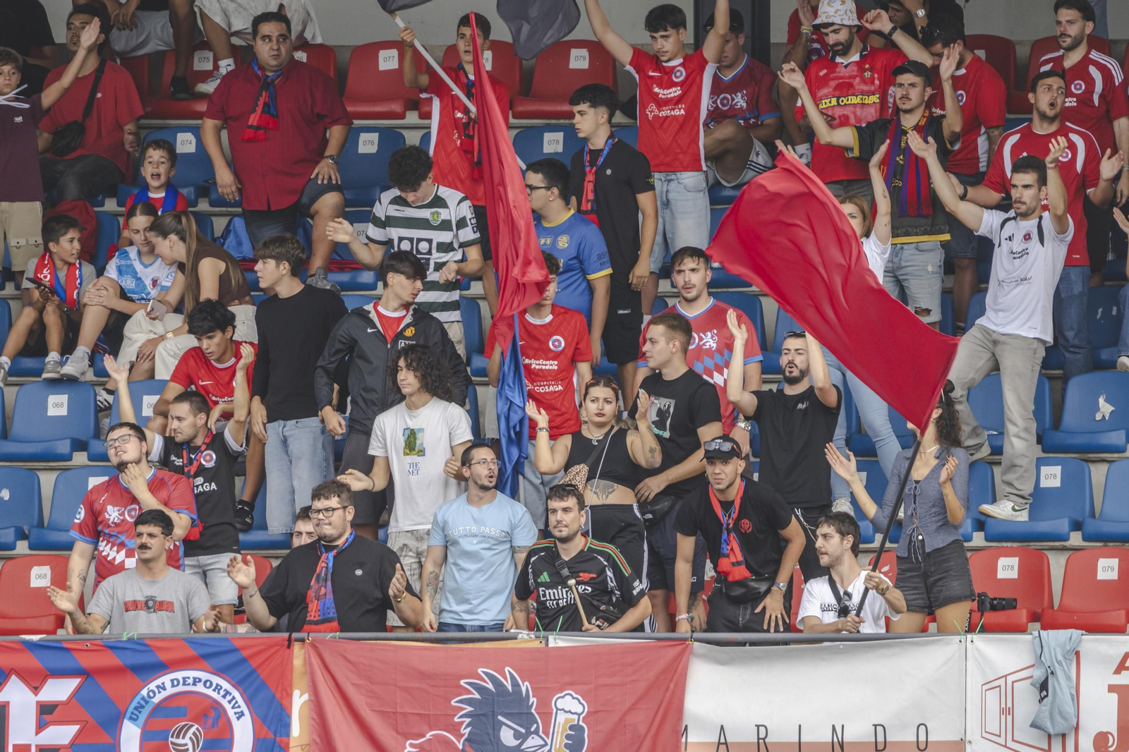 Galería | O Couto disfruta con el estreno de la UD Ourense en Primera Federación, en fotos