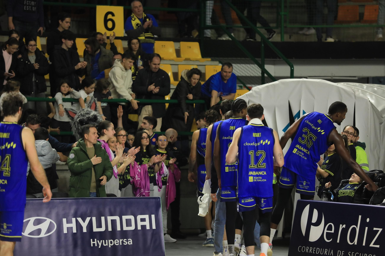 Galería |  El milagro en el Pazo para el COB fue competir