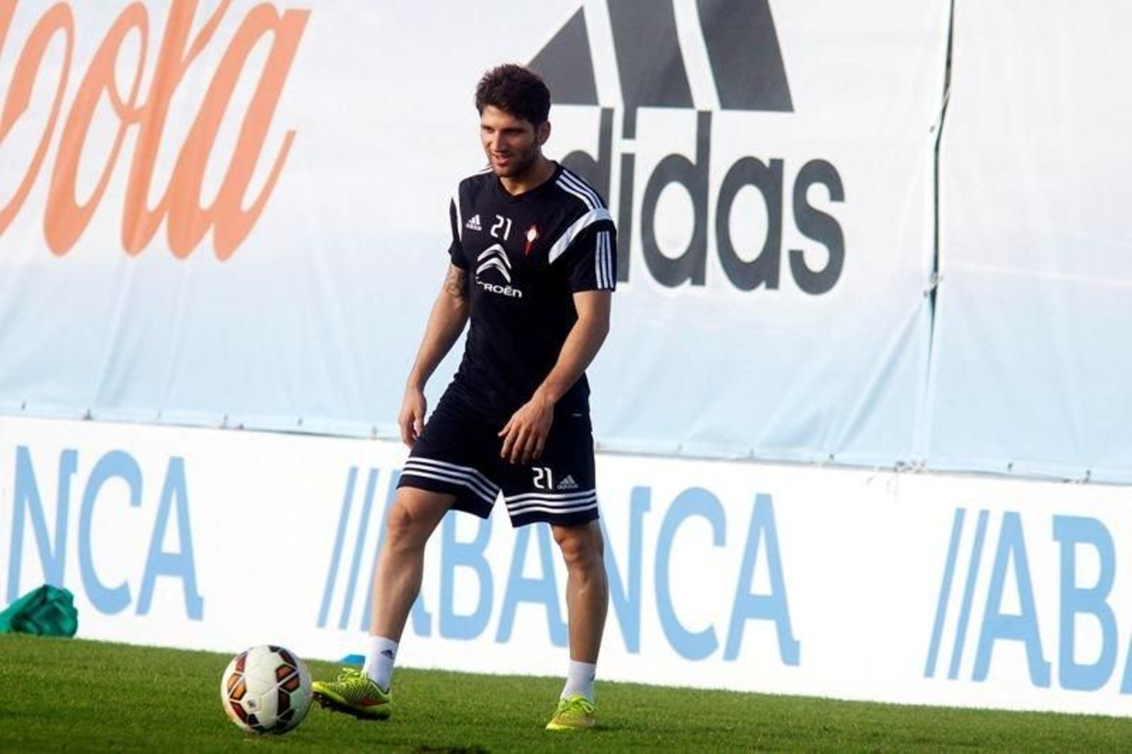 Carles Planas, durante el entrenamiento de ayer en A Madroa.