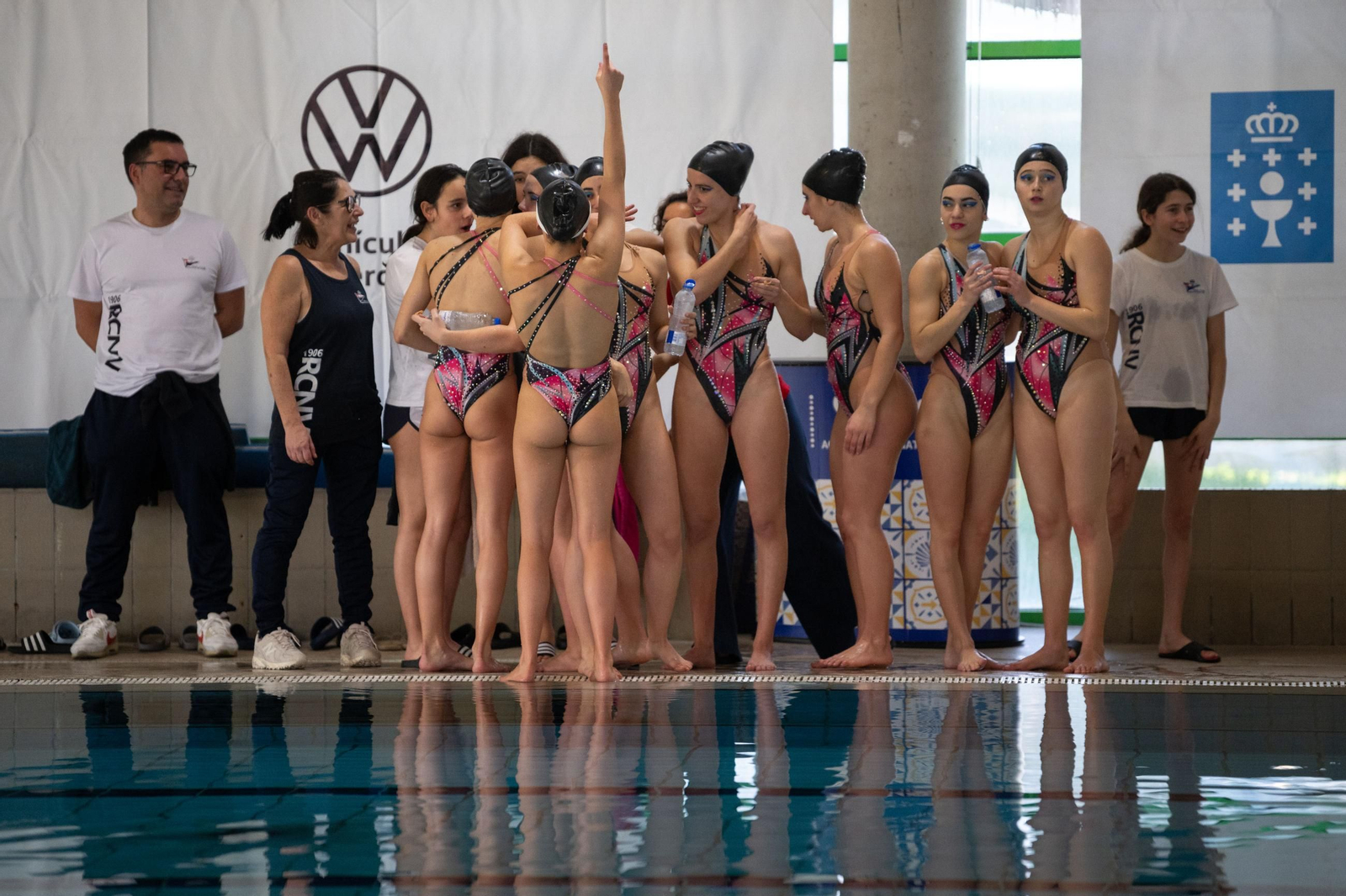 Galería |  La natación artística celebra su Campeonato Gallego de Invierno en Os Remedios